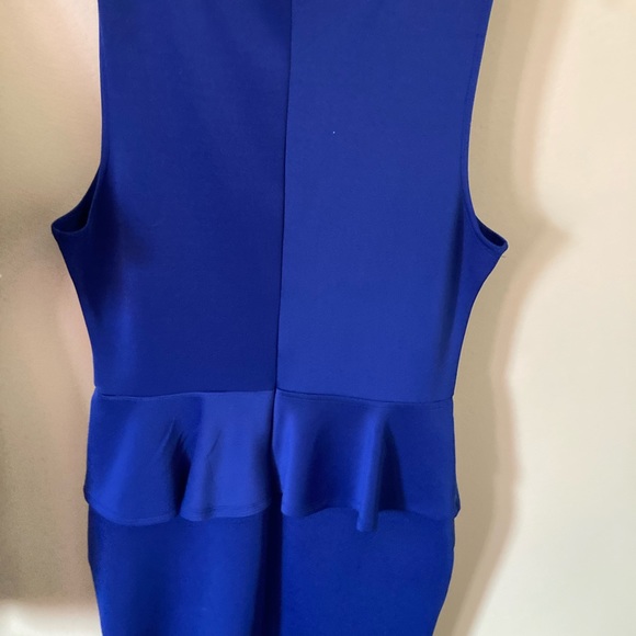 Dress - Picture 2 of 3